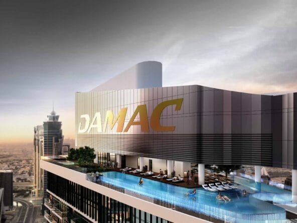 DAMAC Paramount Tower Skypool